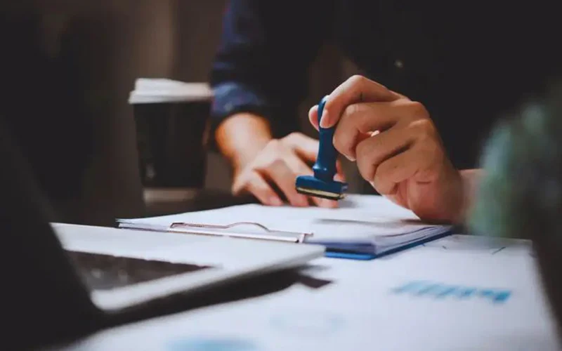 Invoices and Agreements 800x500 2